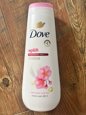 Dove Uplift Sakura Blossom + Yuzu Body Wash - Pink